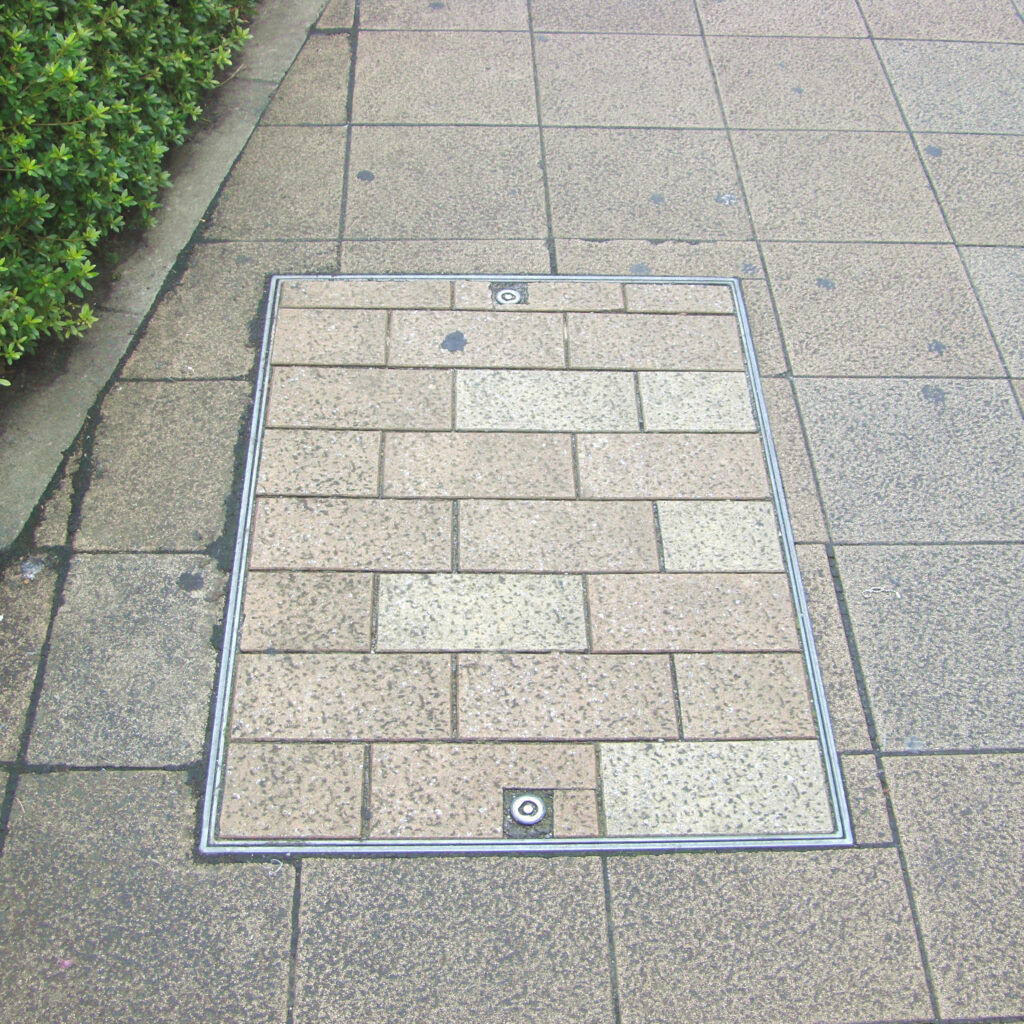 翁面の電鋳板 板金機械：プレス、シャーリング、鋸盤、溶接機 等